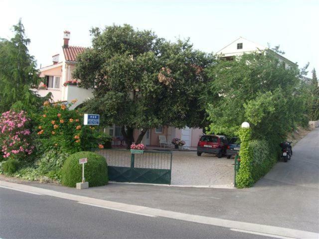 Apartments Tonka Primošten Buitenkant foto
